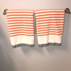 2 Pottery Barn bath towels. NWOT.